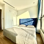 Delux Two Bedroom Apt In Vinhomes Green Bay Near Marriott And Keangnam