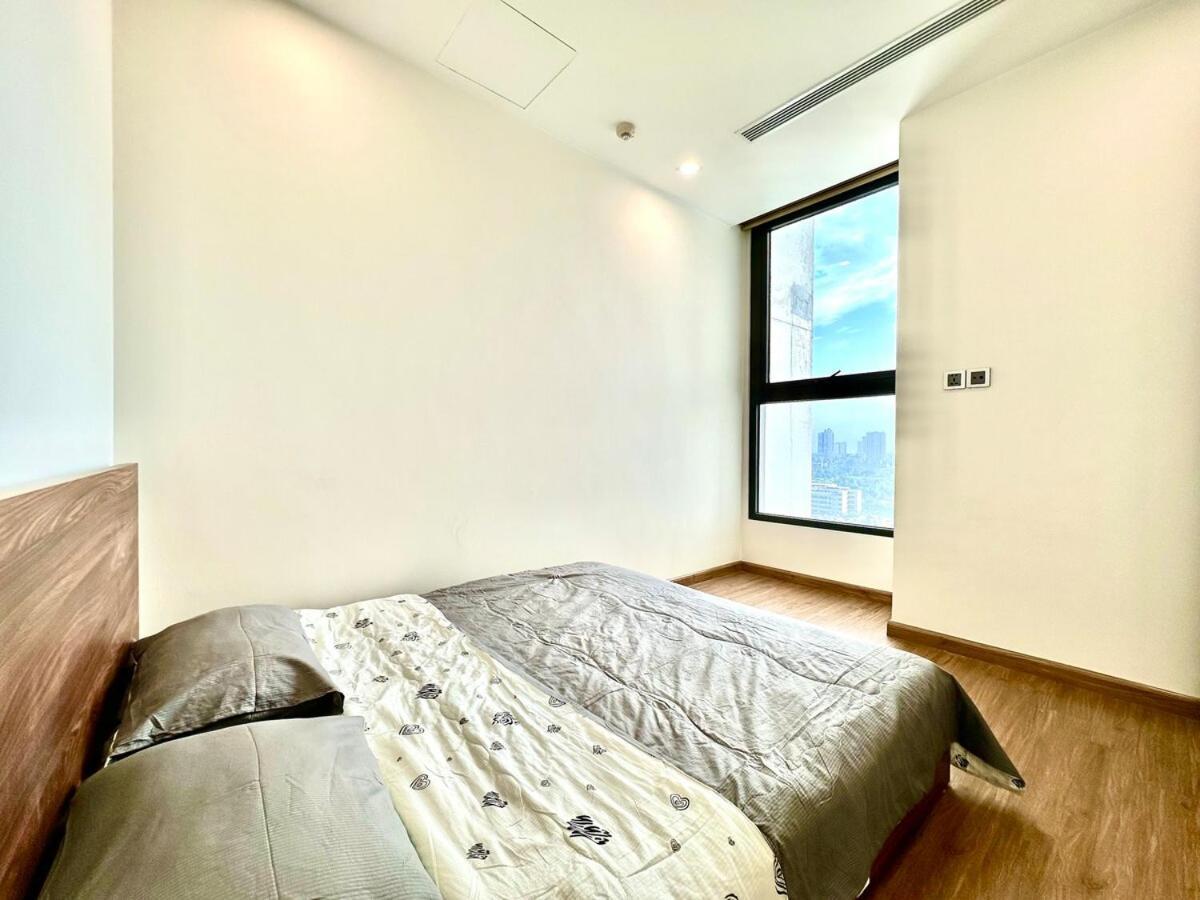 Căn hộ Delux Two Bedroom In Vinhomes Bay Near Marriott And Keangnam Hà Nội