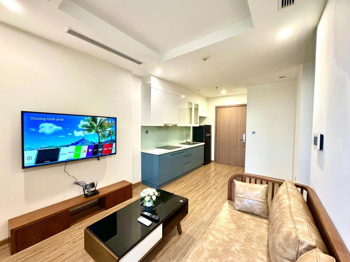 Căn hộ Delux Two Bedroom In Vinhomes Bay Near Marriott And Keangnam Hà Nội