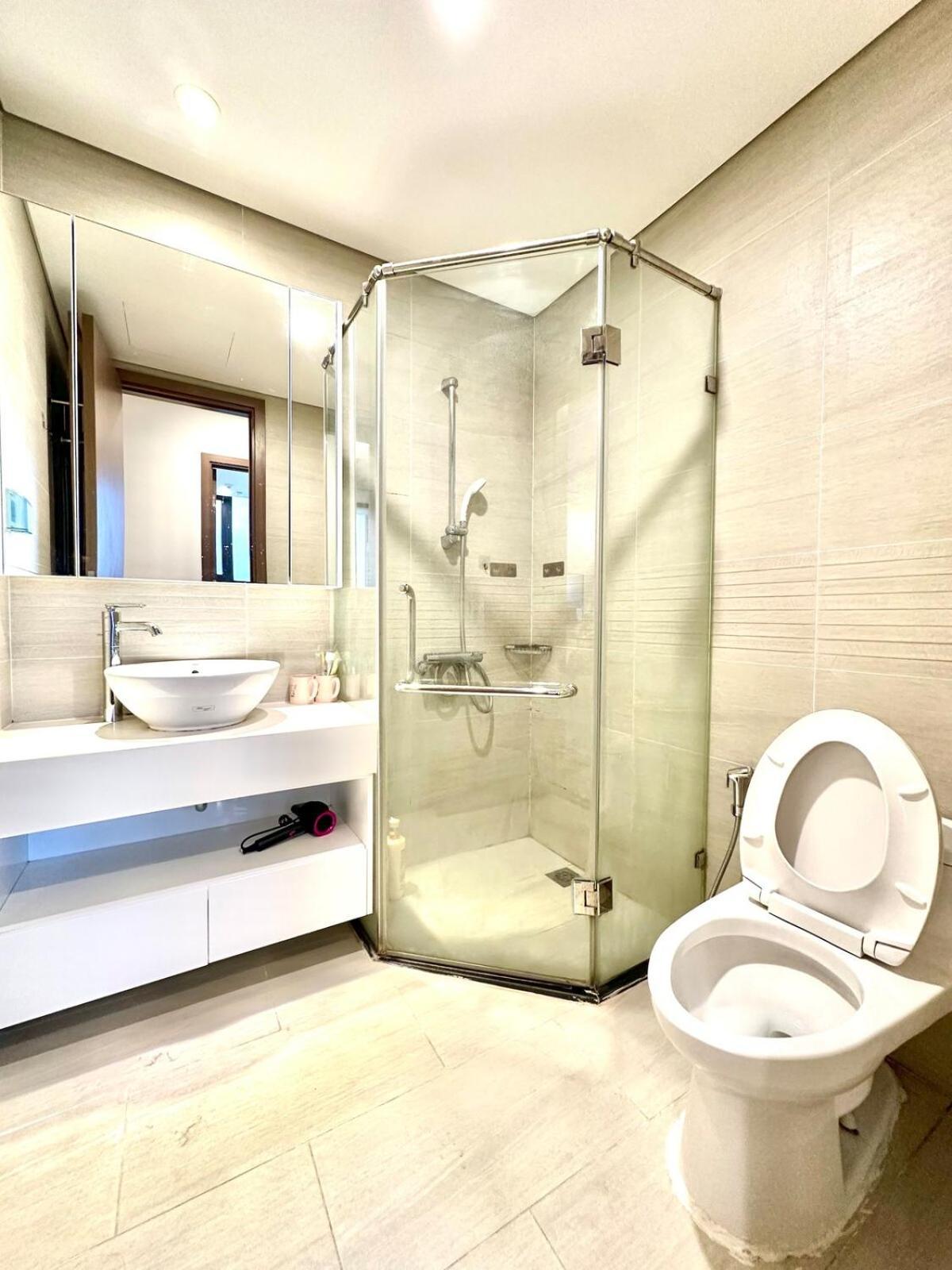 Căn hộ Delux Two Bedroom In Vinhomes Bay Near Marriott And Keangnam